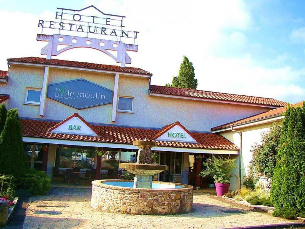 Logis Hotel Le Moulin Des Gardelles Riom Exterior foto